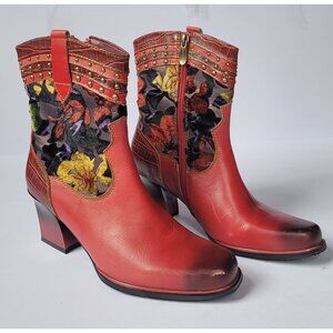 L'Artiste Happytime Embellished Western Bootie. Size US 8.5/EU 39